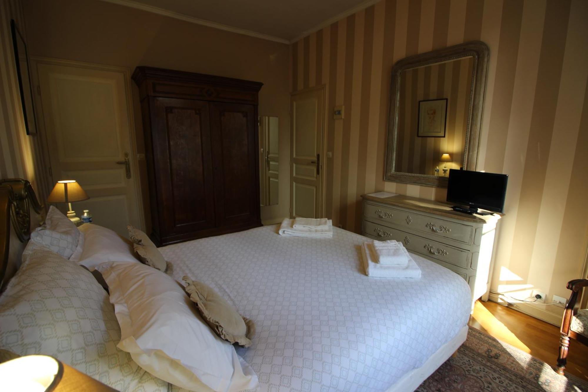 Hotel La Chasse Royale Plailly Exterior foto